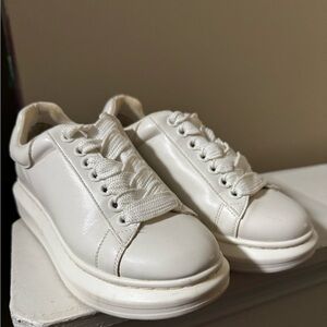 Steve Madden Gaines - Size 8